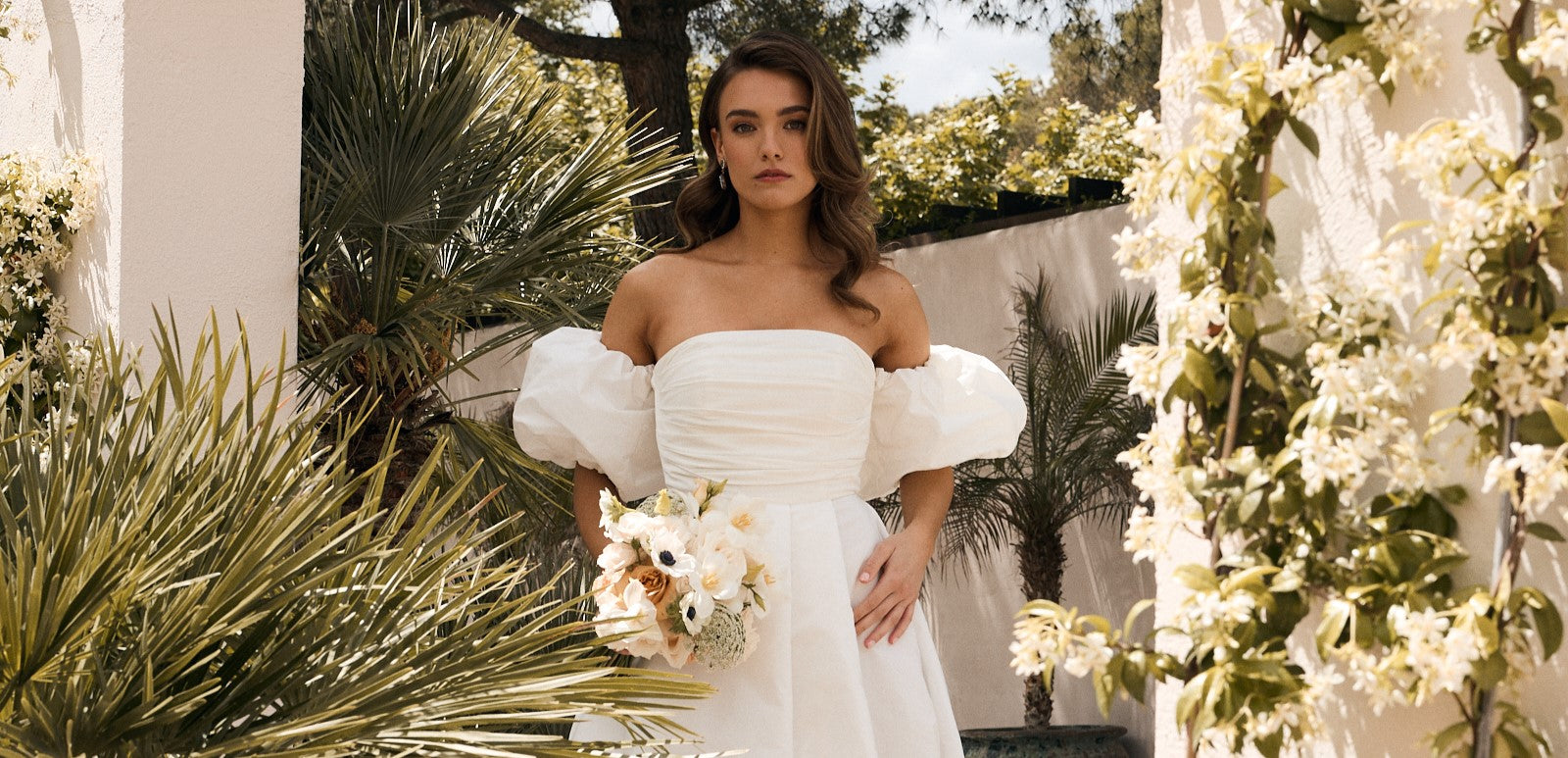 Descubre la Magia de la Colección de Vestidos de Novia Miphai