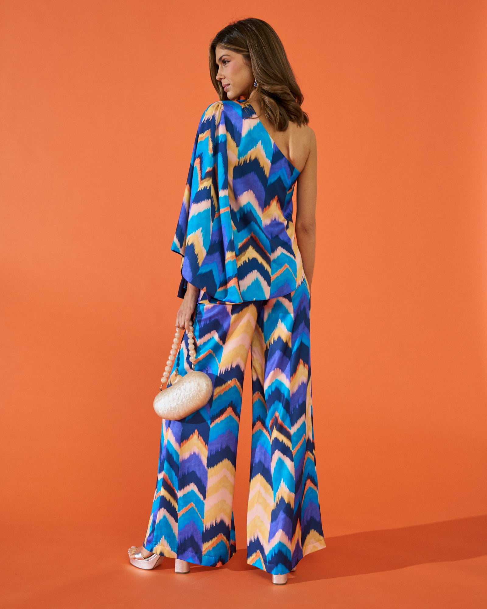 Blusa top invitada Triana étnica asimétrico crepe satinado manga acampanada cremallera lateral