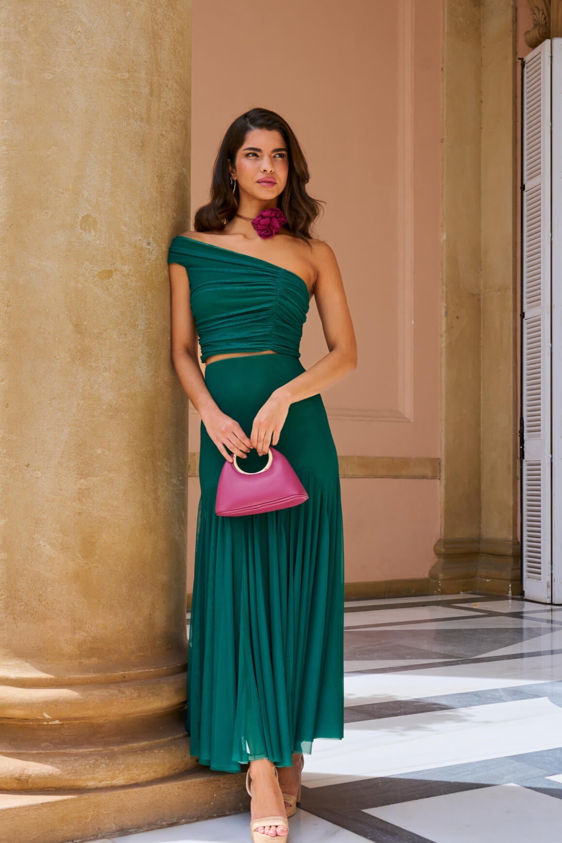 Falda Marisol verde, midi, de tul con vuelo y talle alto. Ideal para eventos