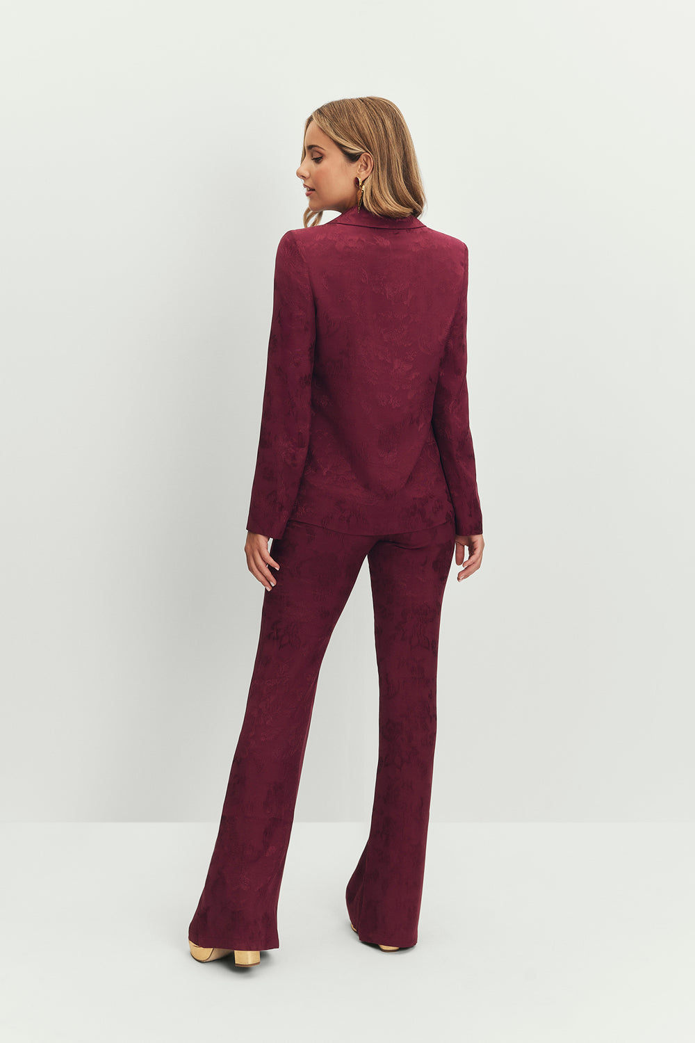 Miphai_Blazer_Chelsea_Berenjena_Invitada