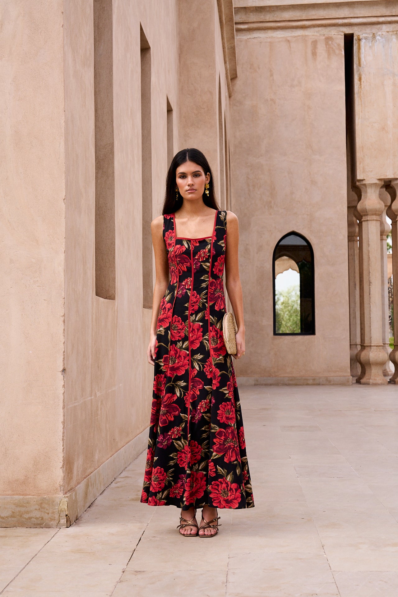 Miphai_Vestido_Jamila_Negro_Invitada