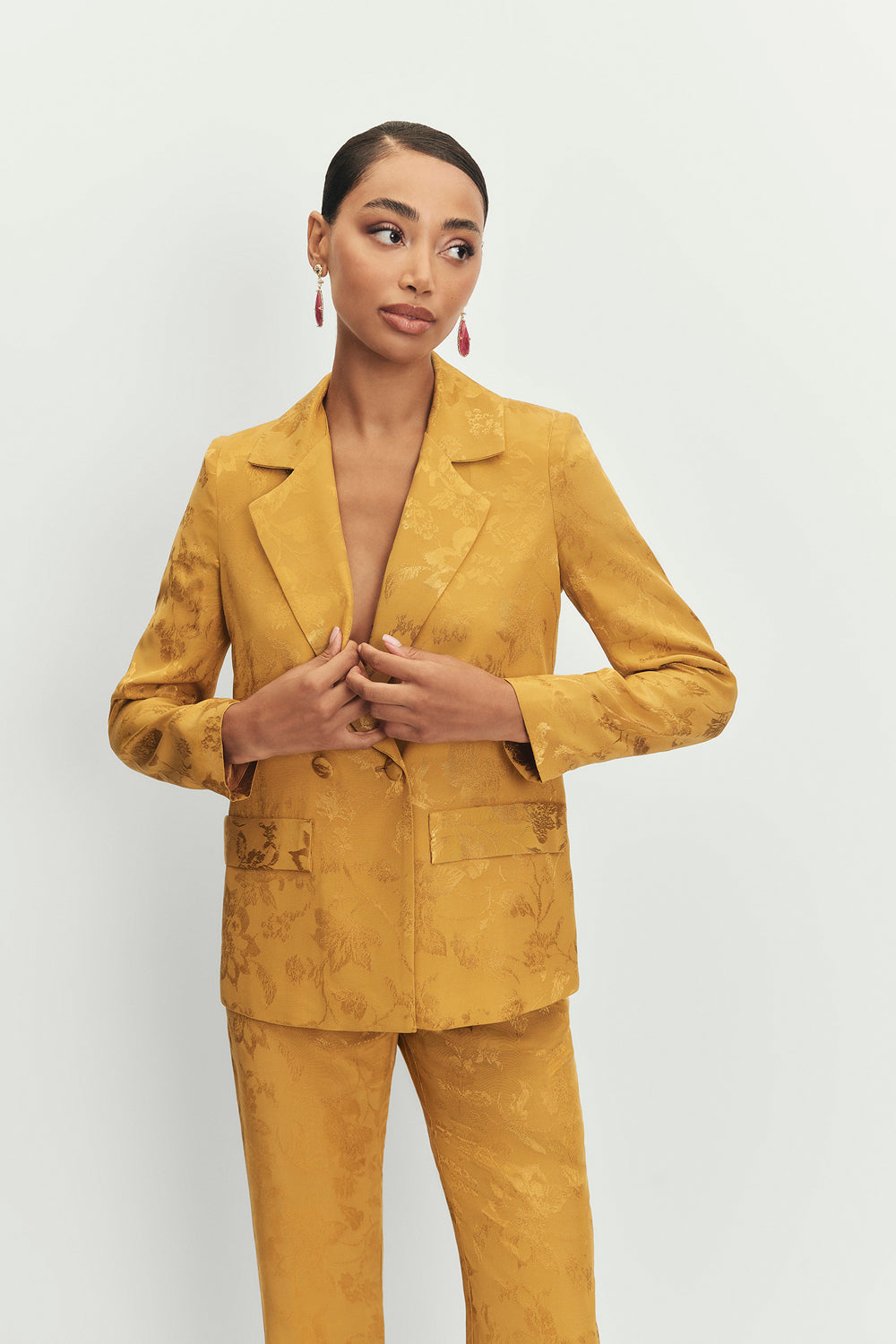 Miphai_Blazer_Chelsea_Mostaza_Invitada