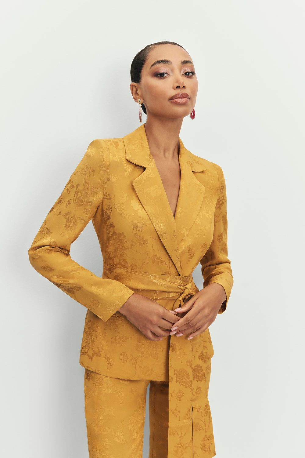 Miphai_Blazer_Chelsea_Mostaza_Invitada