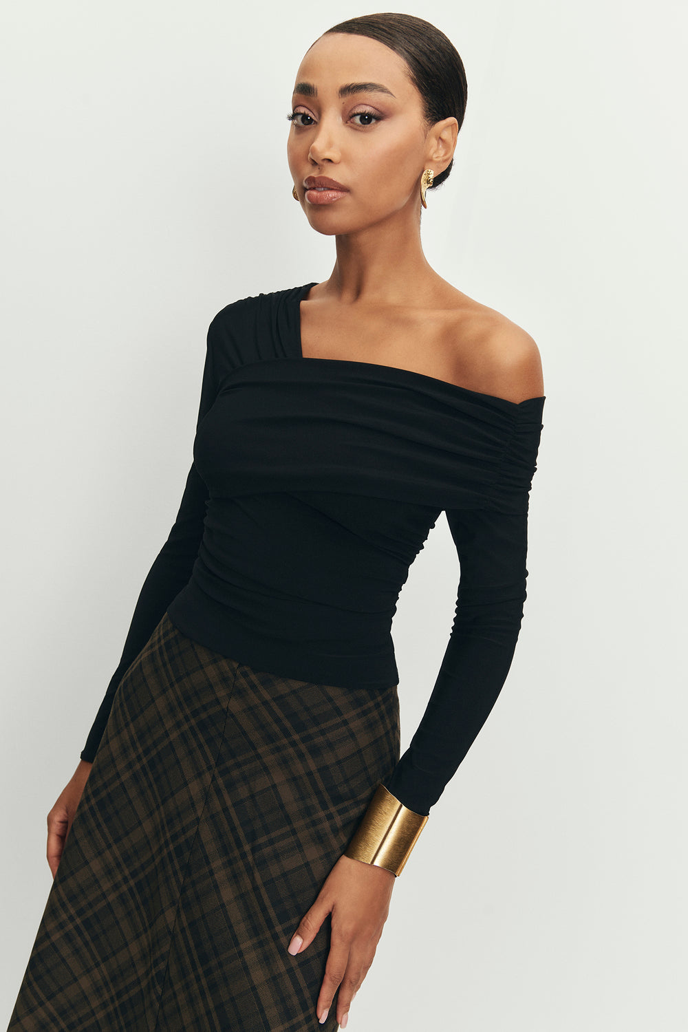 Miphai_Falda_Eos_Cuadros_Marrón_Invitada