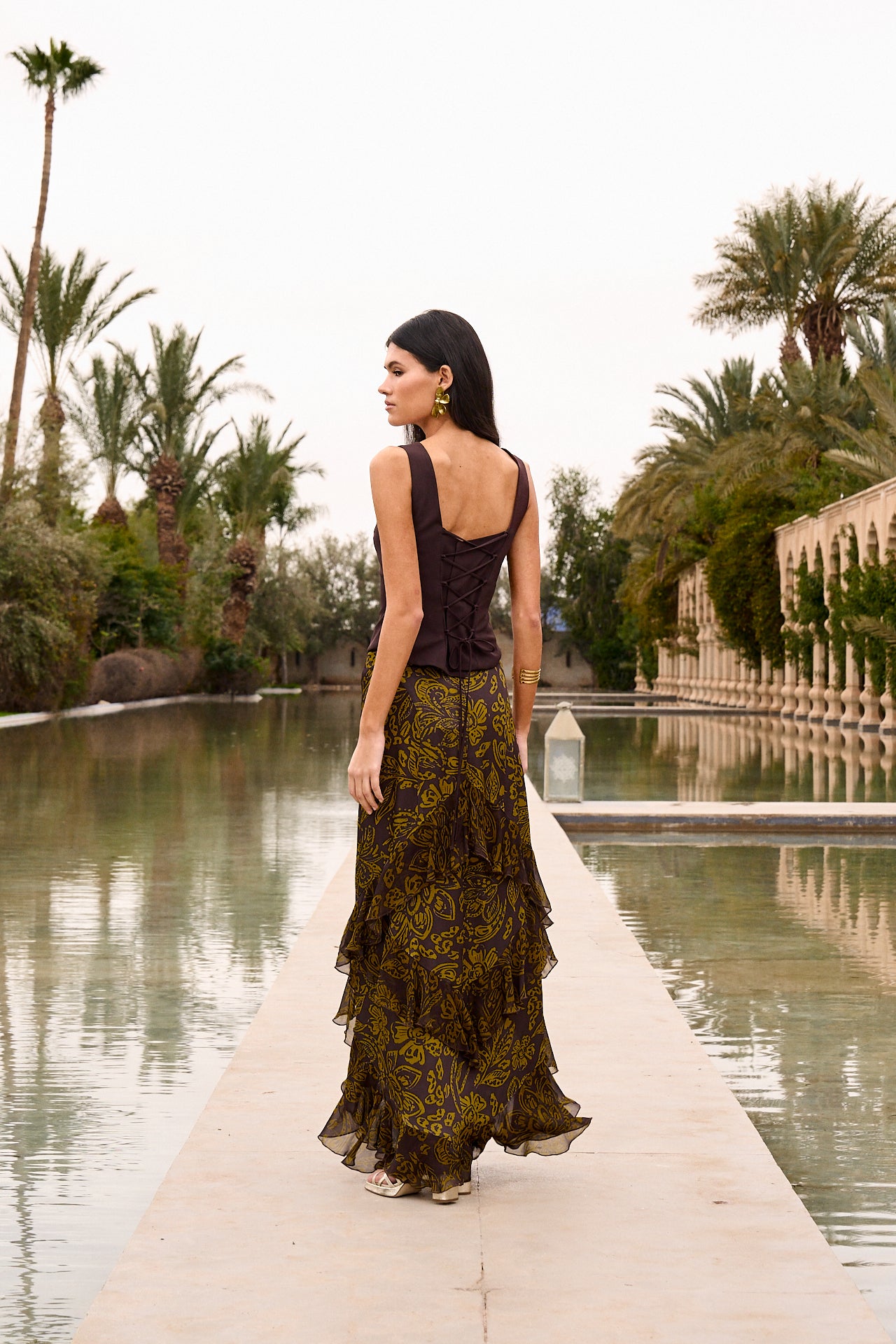 Miphai_Falda_Yara_Estampado_Floral_Marrón_Invitada