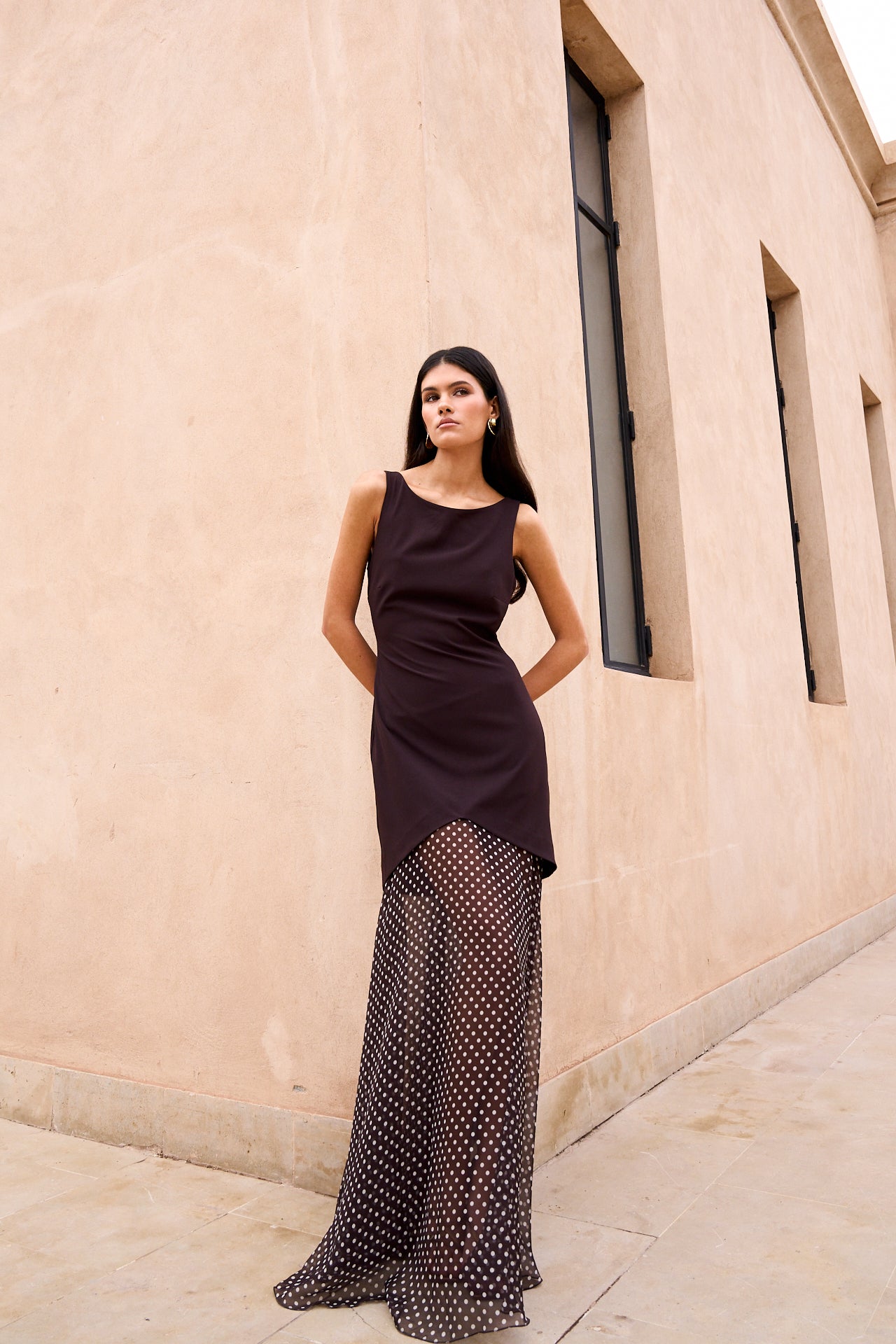 Miphai_Vestido_Nur_Lunares_Marrón_Invitada