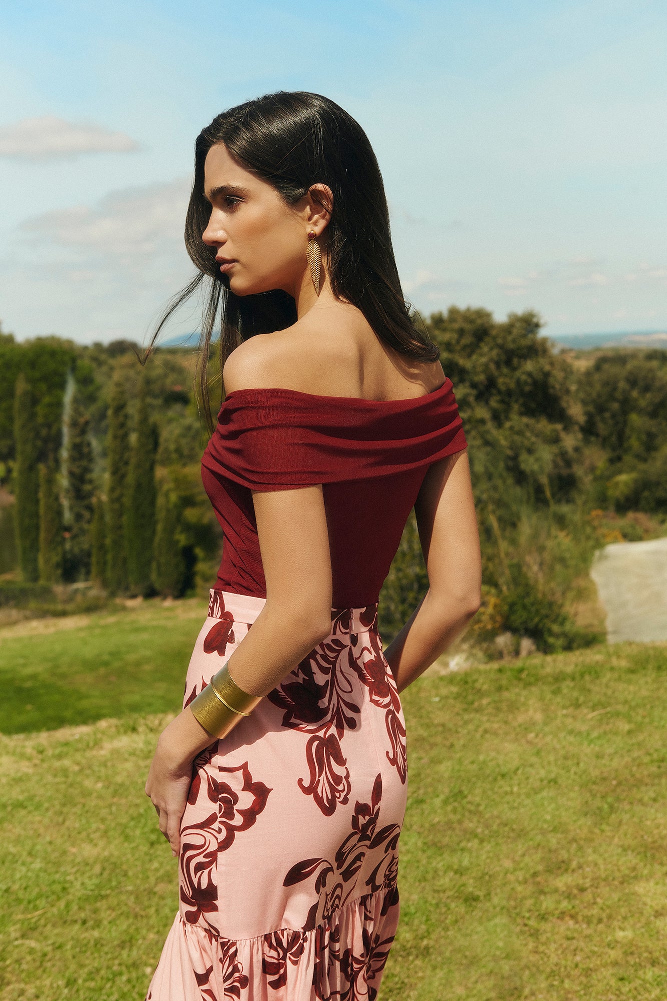 MIPHAI Top Zaria Terracota. Escote Bardot Fruncido. Detalle Espalda.