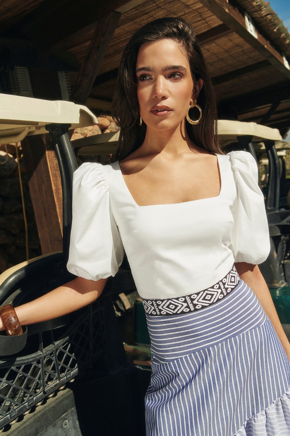 Miphai Top Fleur Blanco. Mangas Abullonadas. Escote Cuadrado. Invitada detalle.