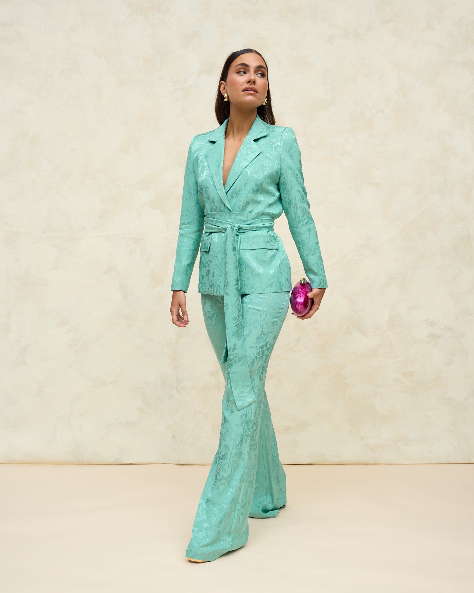 Pantalón invitada fiesta graduación kate pantalón verde pastel acampanado tiro alto