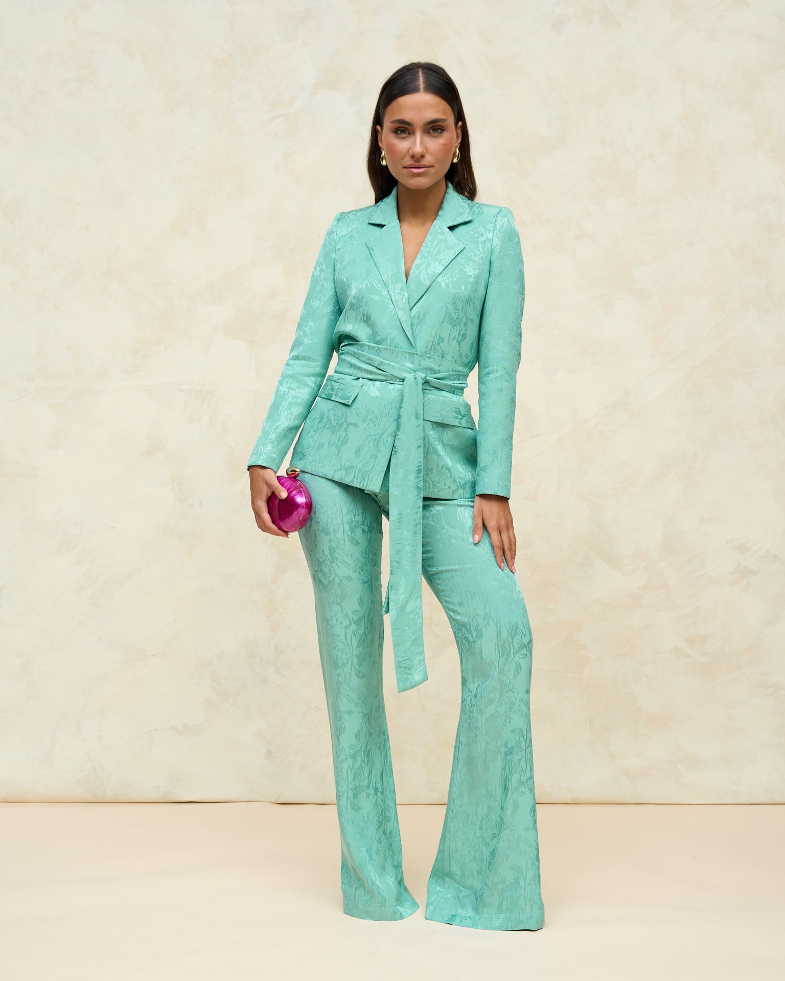 Pantalón invitada fiesta graduación kate pantalón verde pastel acampanado tiro alto