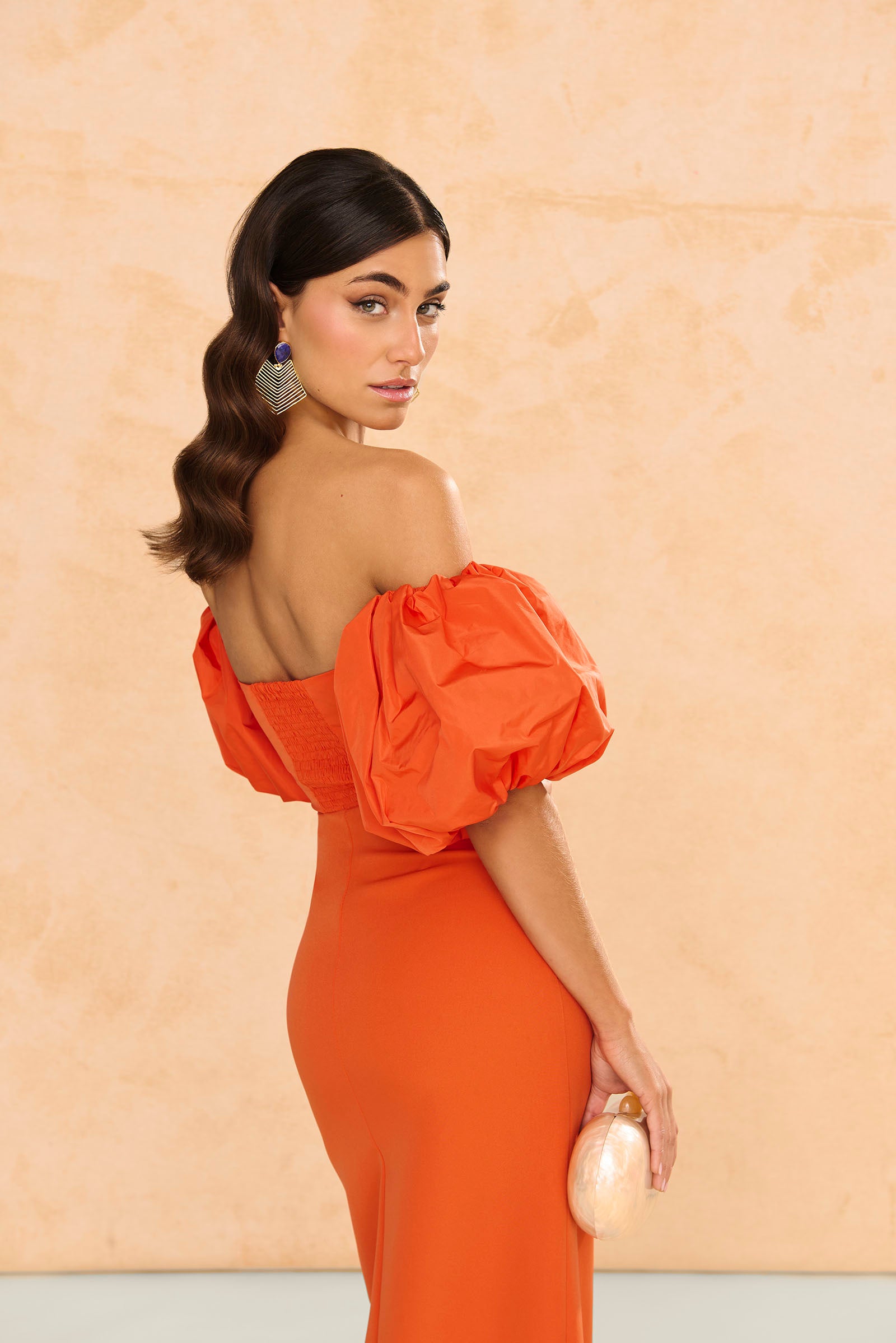 Dos niveles piedra azul natural en forma de lagrima chapado en oro forma geométrica con hilos dorados 7cm