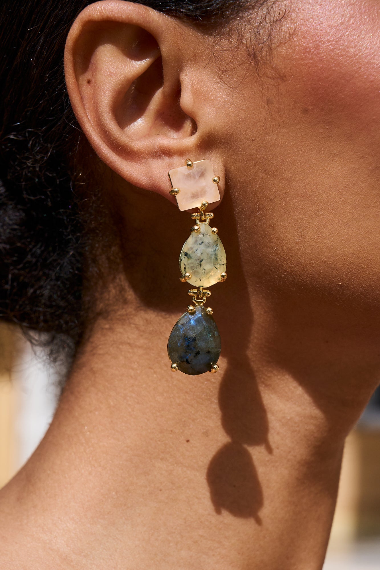 Pendientes Aixa Rosa de 6 cm con piedras naturales en nude, lima y verde