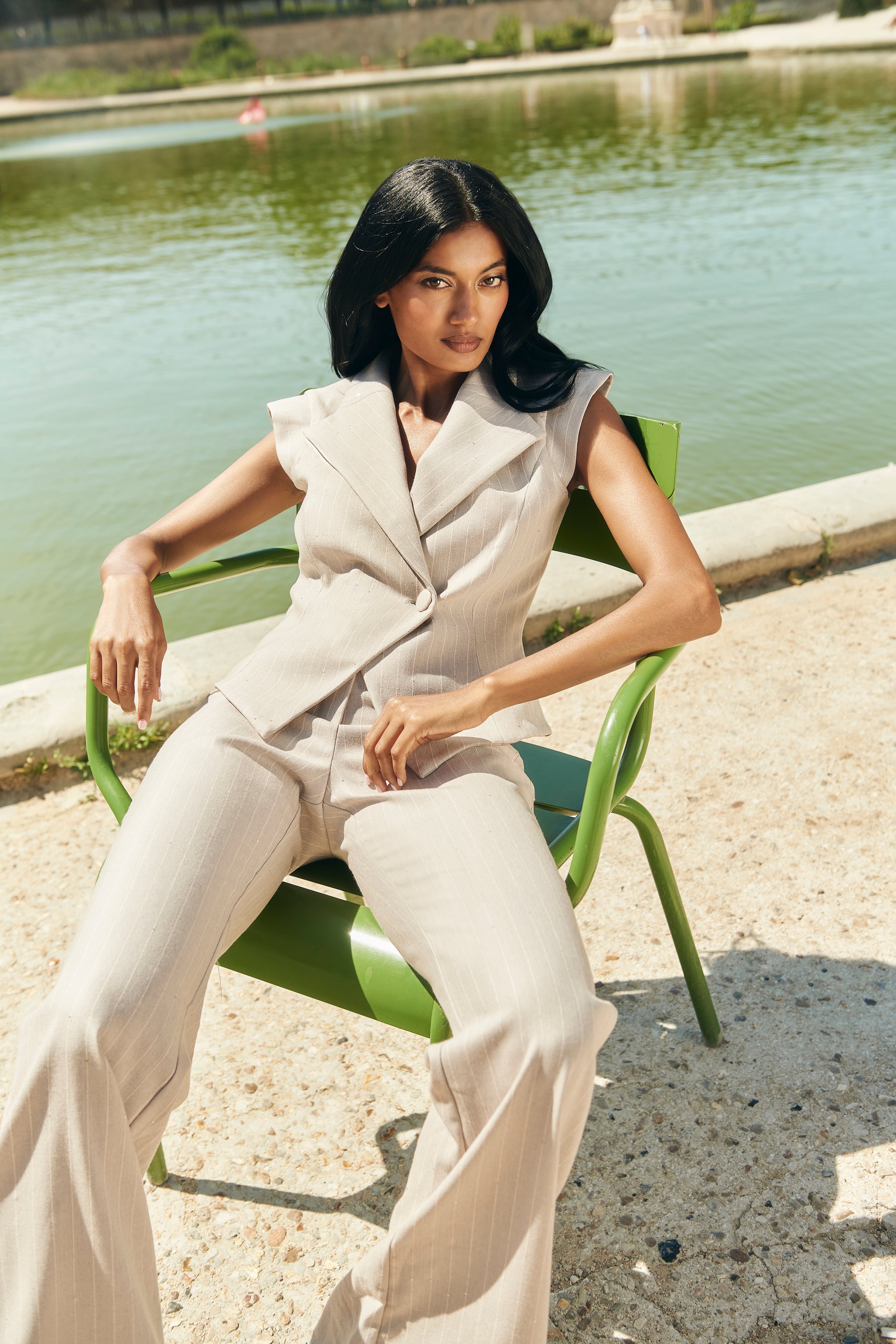 Chaleco Alexandra Gris con Rayas Rosa