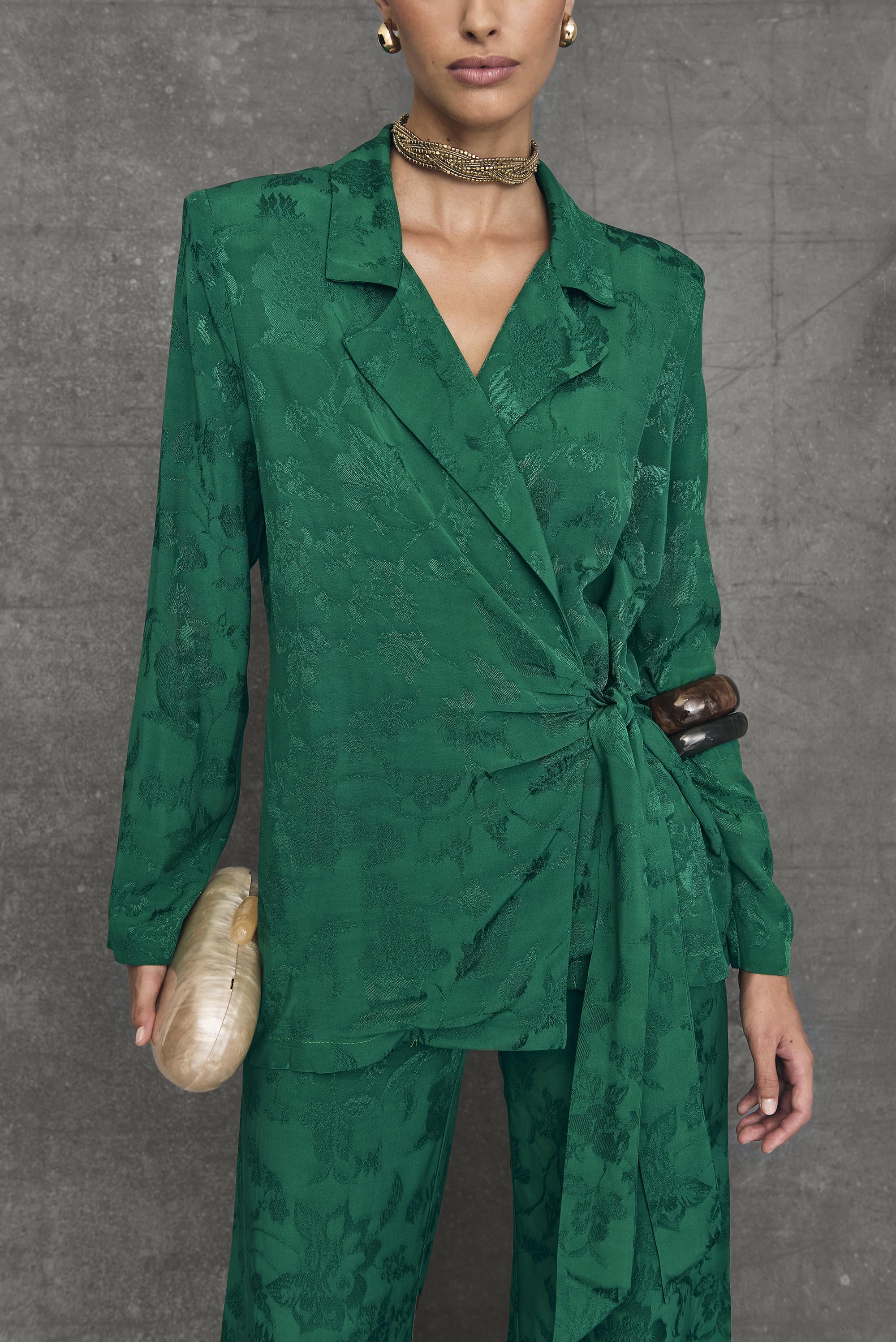Traje Evento Brighton Verde Total Look americana blazer chaqueta pantalón detalle blazer