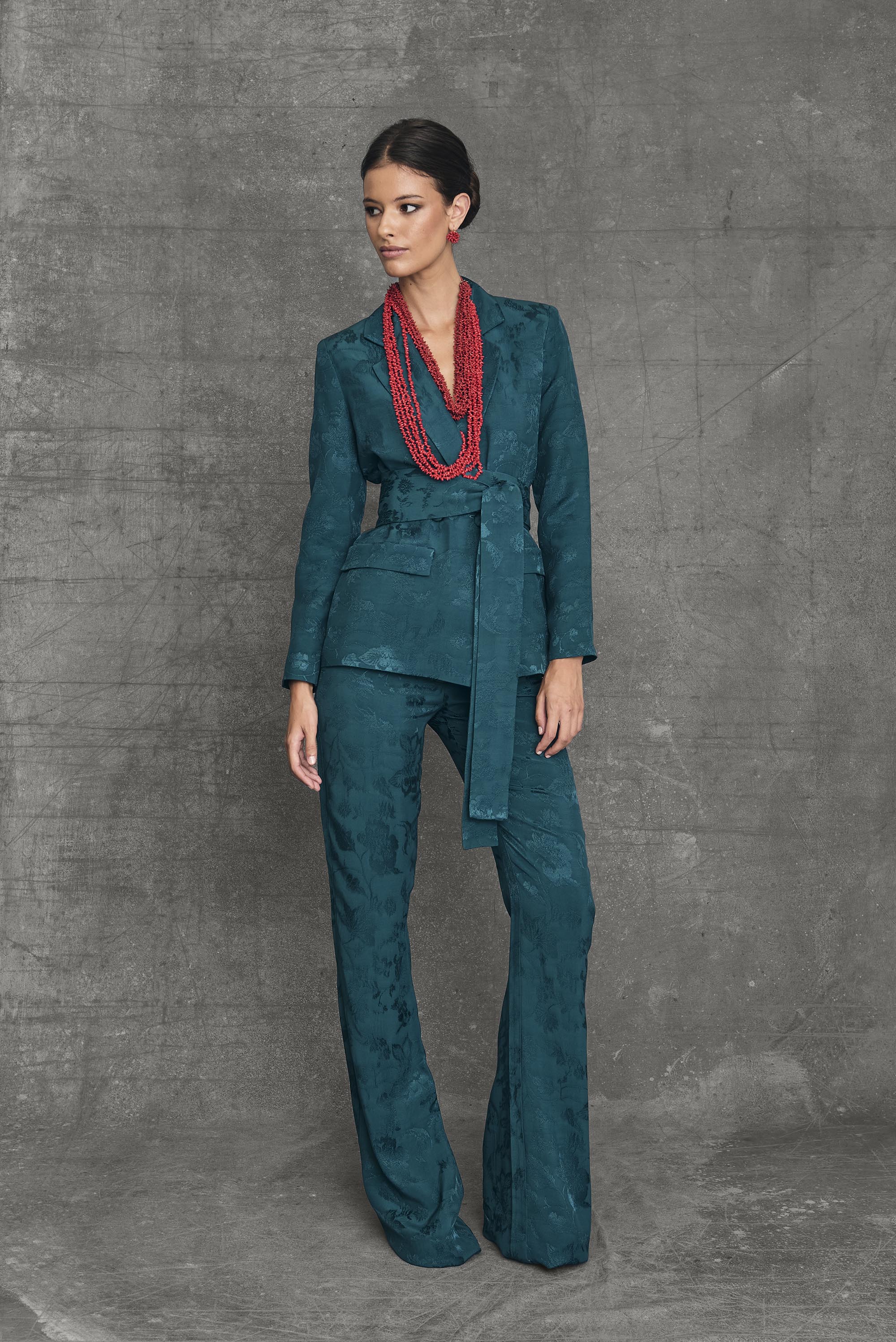 Traje Evento Chelsea Azul Petróleo Total Look Americana Blazer Chaqueta Blusa Pantalón frontal