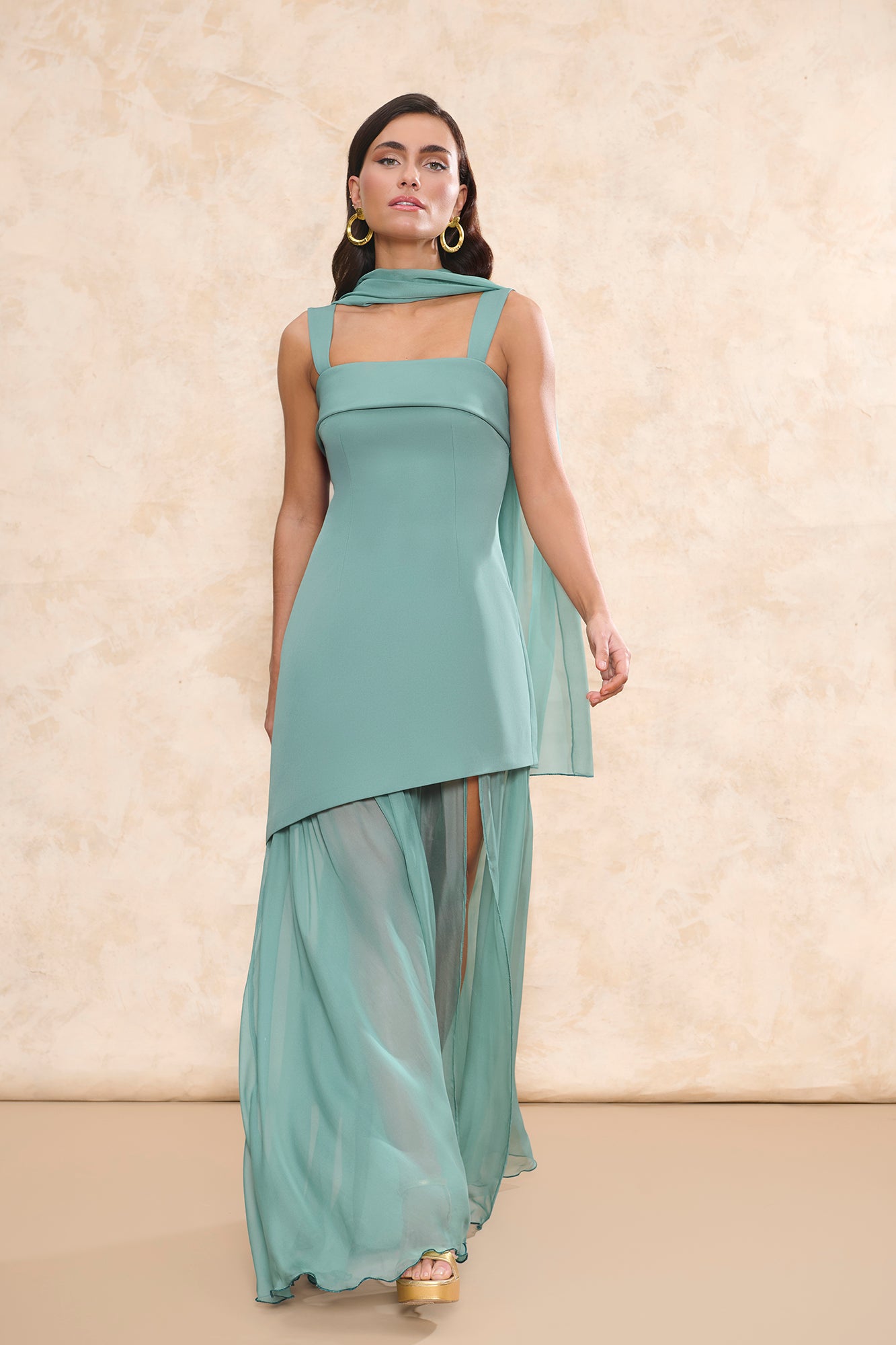 Chal de fiesta Ambar Terracota en gasa fluida Miphai.