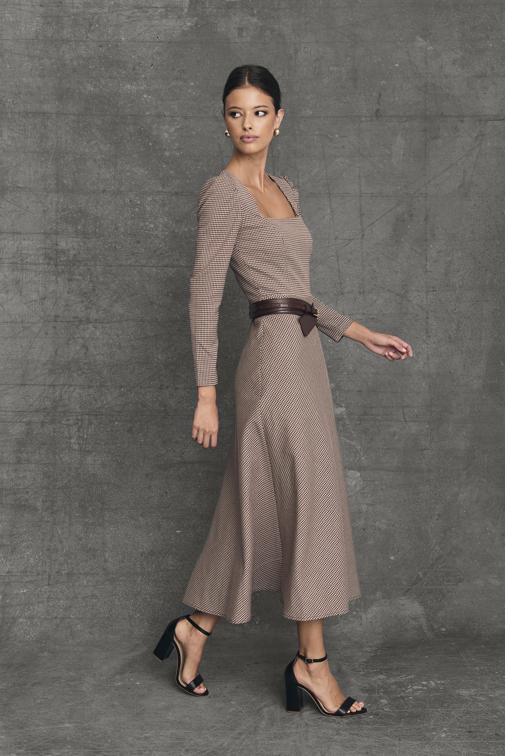 Vestido Midi Escote Cuadrado Traje Evento Oxford Vichy Marrón Andando