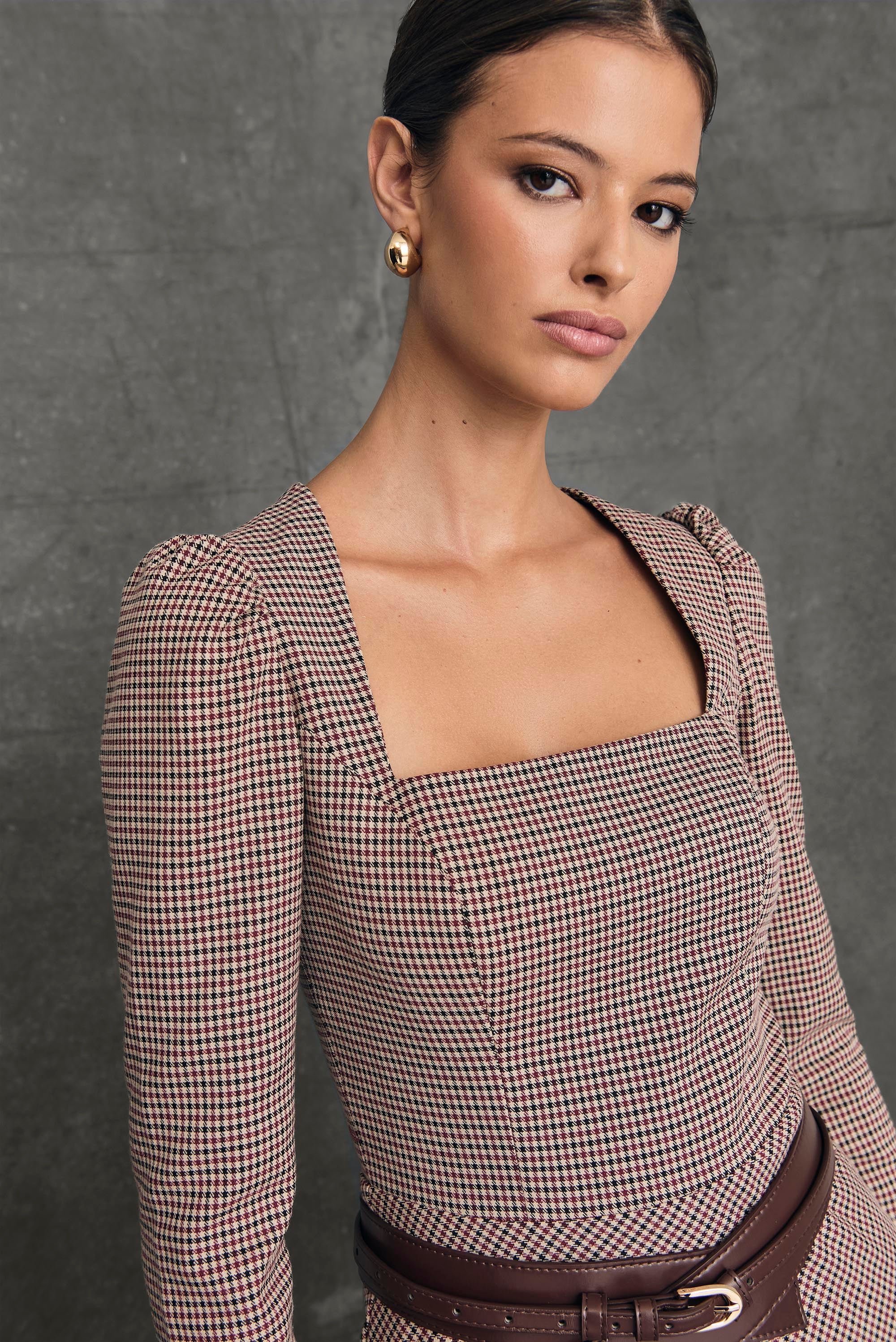 Vestido Midi Escote Cuadrado Traje Evento Oxford Vichy Marrón Detalle
Escote