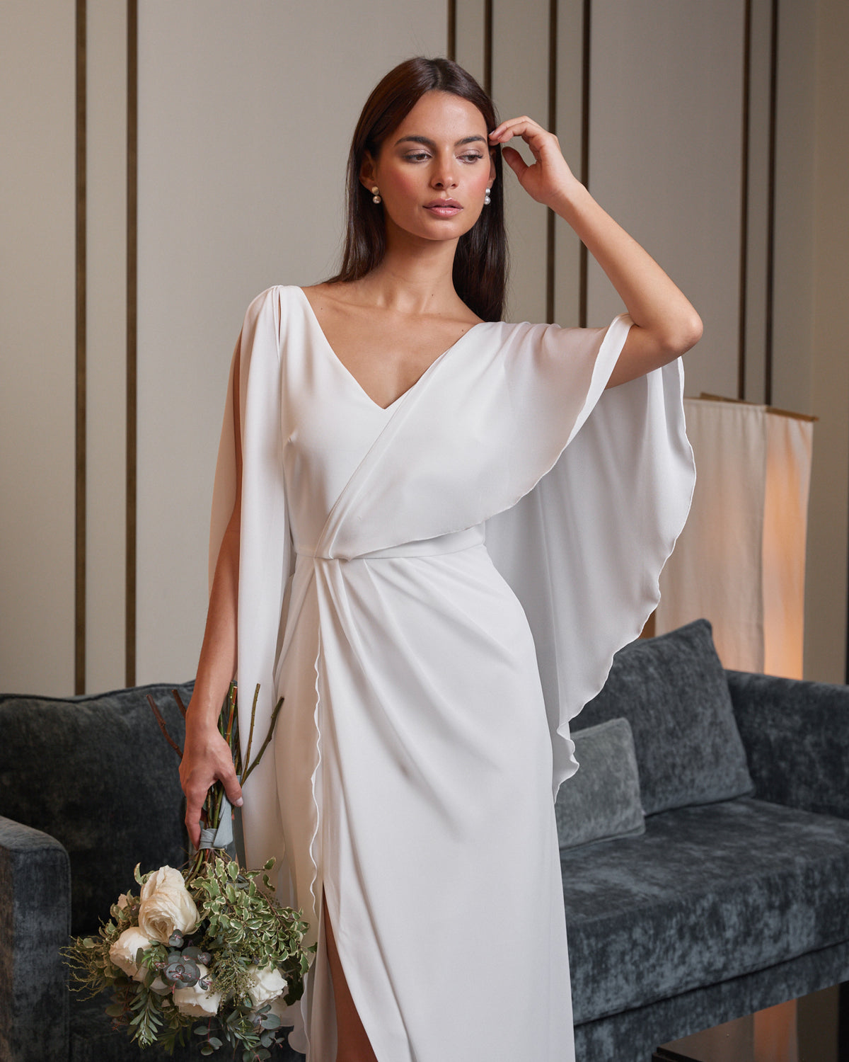 Vestido novia segundo vestido Grecia largo espalda descubierta y escote de pico abertura delantera