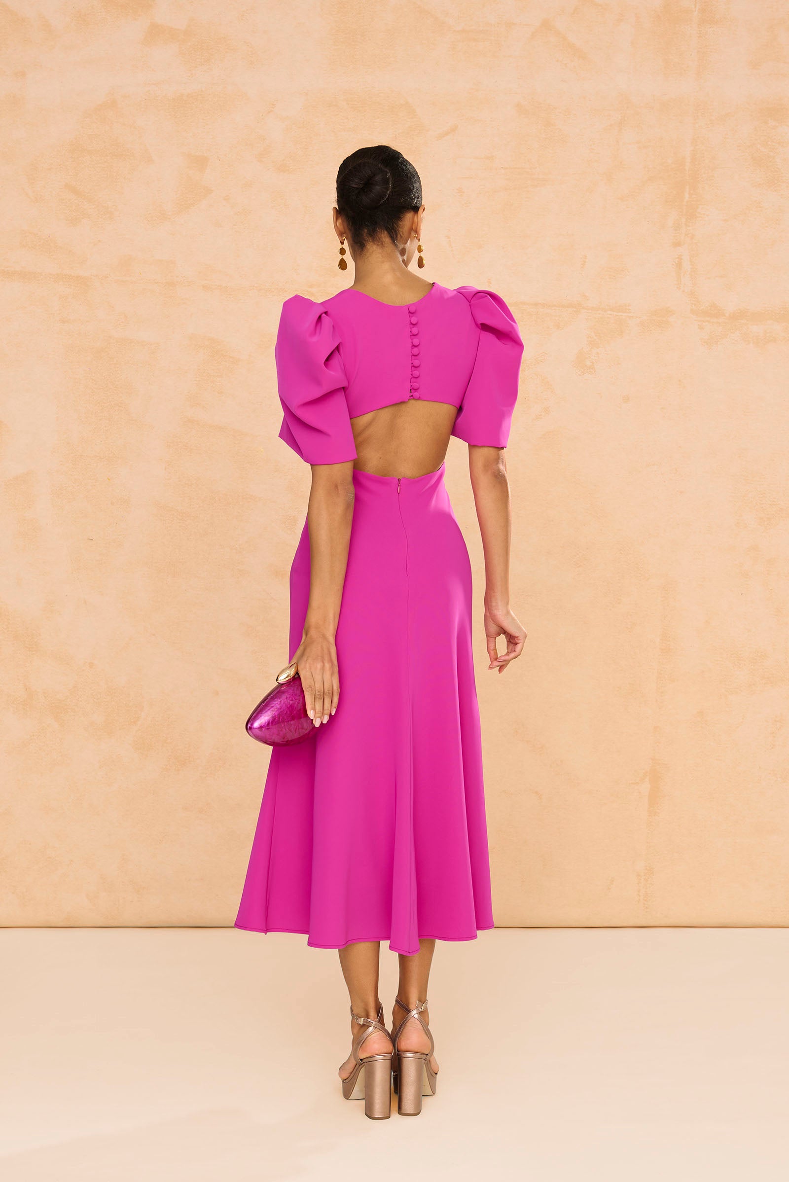 Vestido midi Pipa buganvilla de crepé buganvilla, con mangas abullonadas y escote cuadrado, abertura espalda