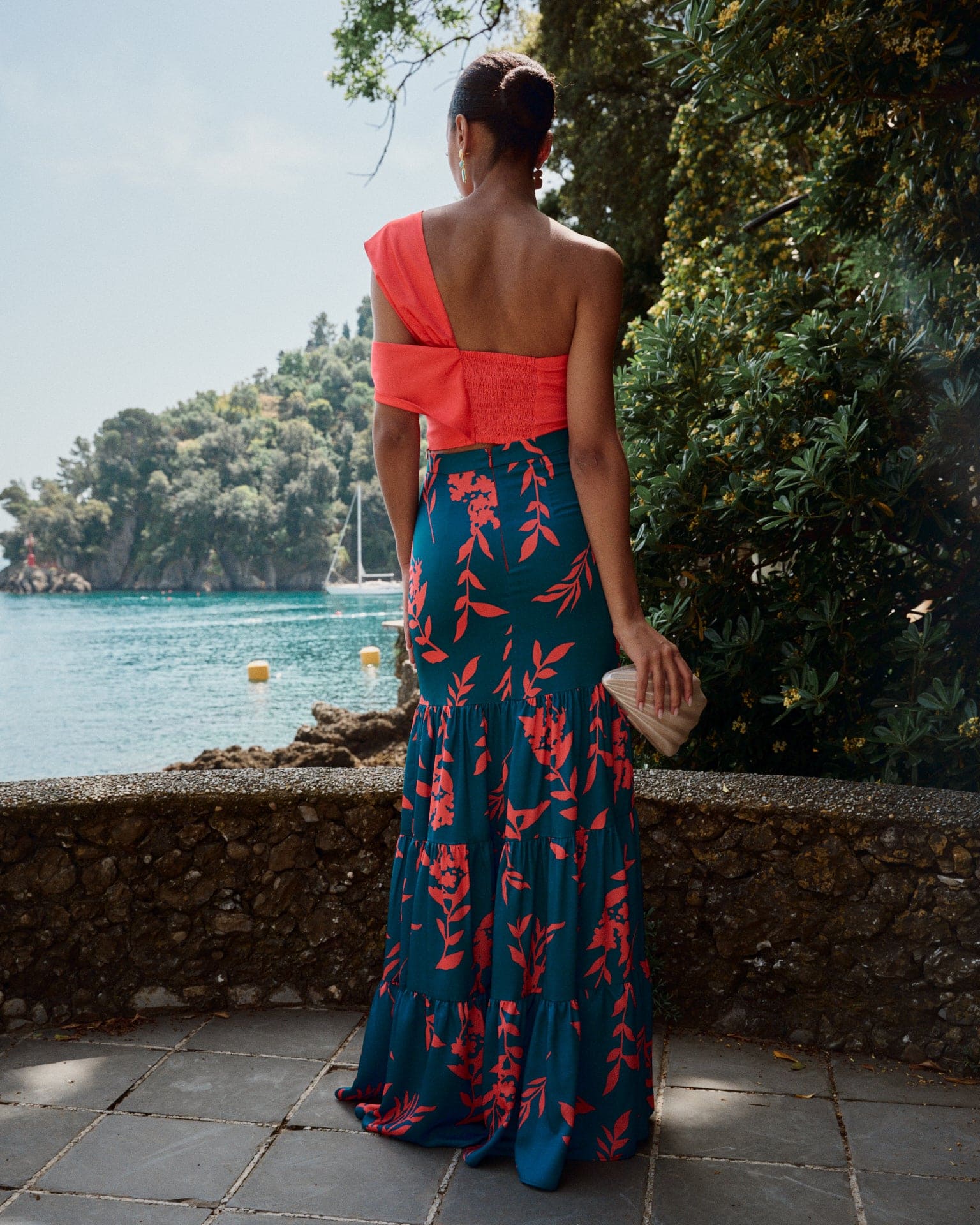 Top Invitada Asimétrico Gabi Coral espalda