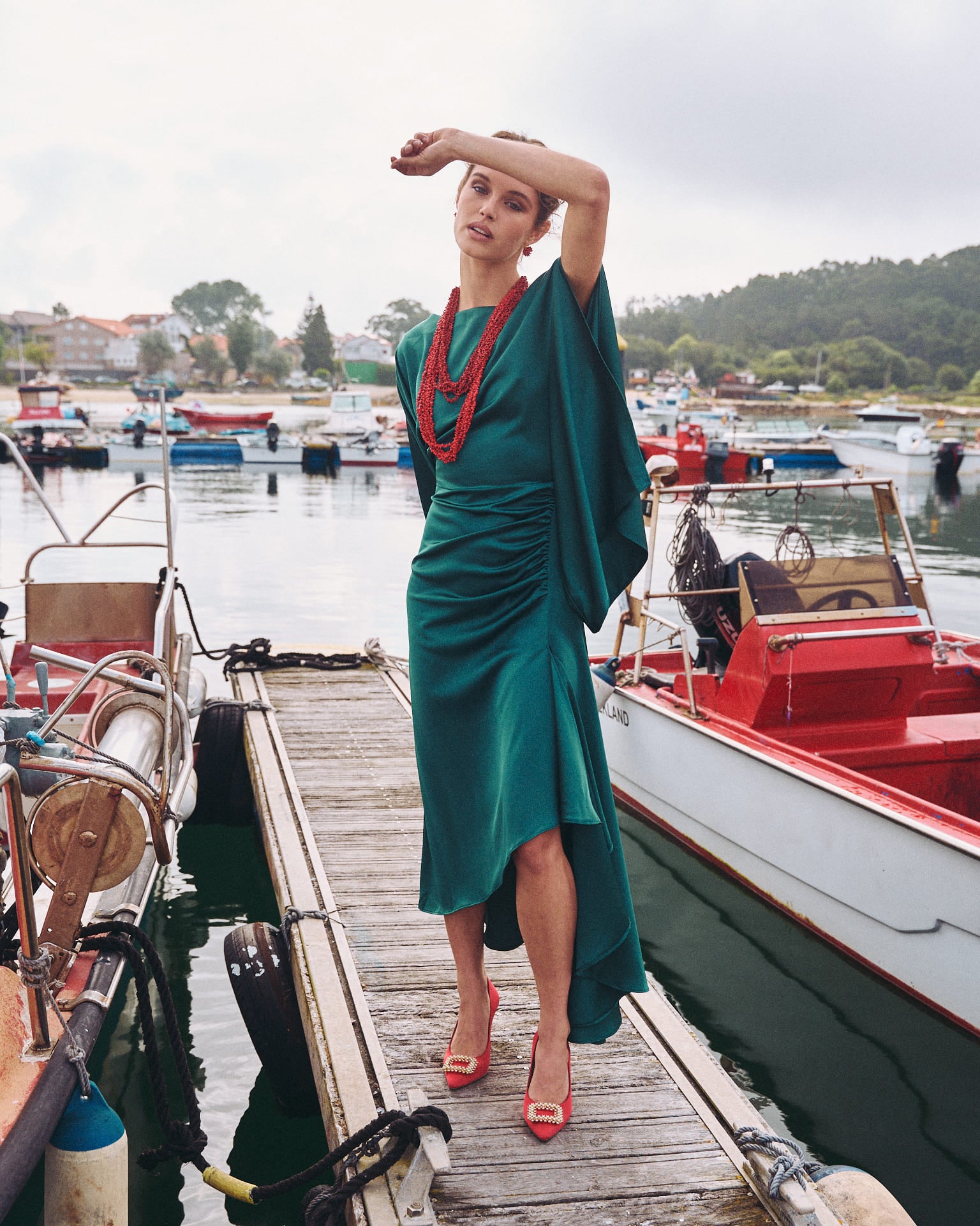 Vestido Invitada Asimétrico Aldara Vestido de fiesta Verde mangas