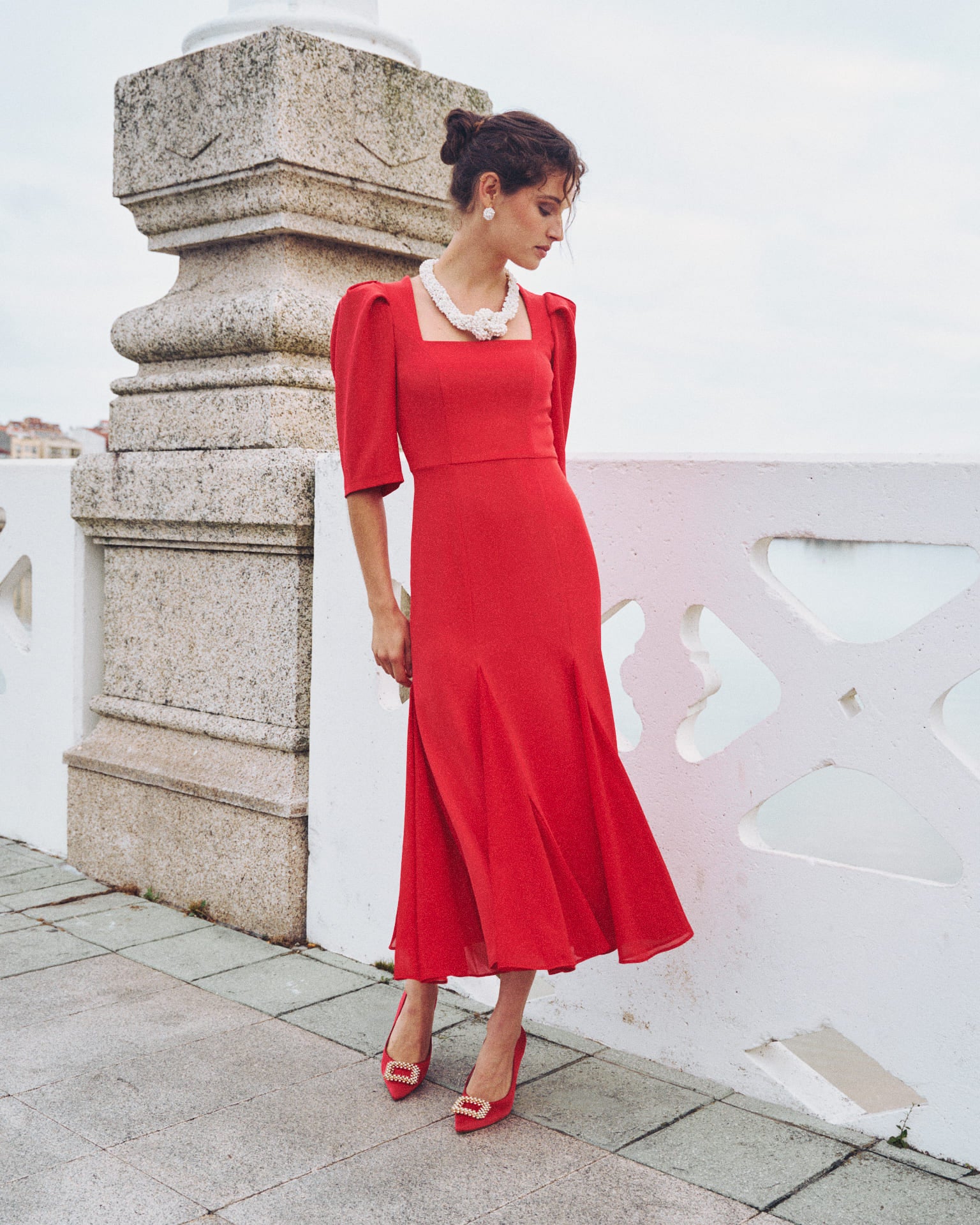 Vestido Invitada Midi Lara Vestido de fiesta rojo mangas francesas