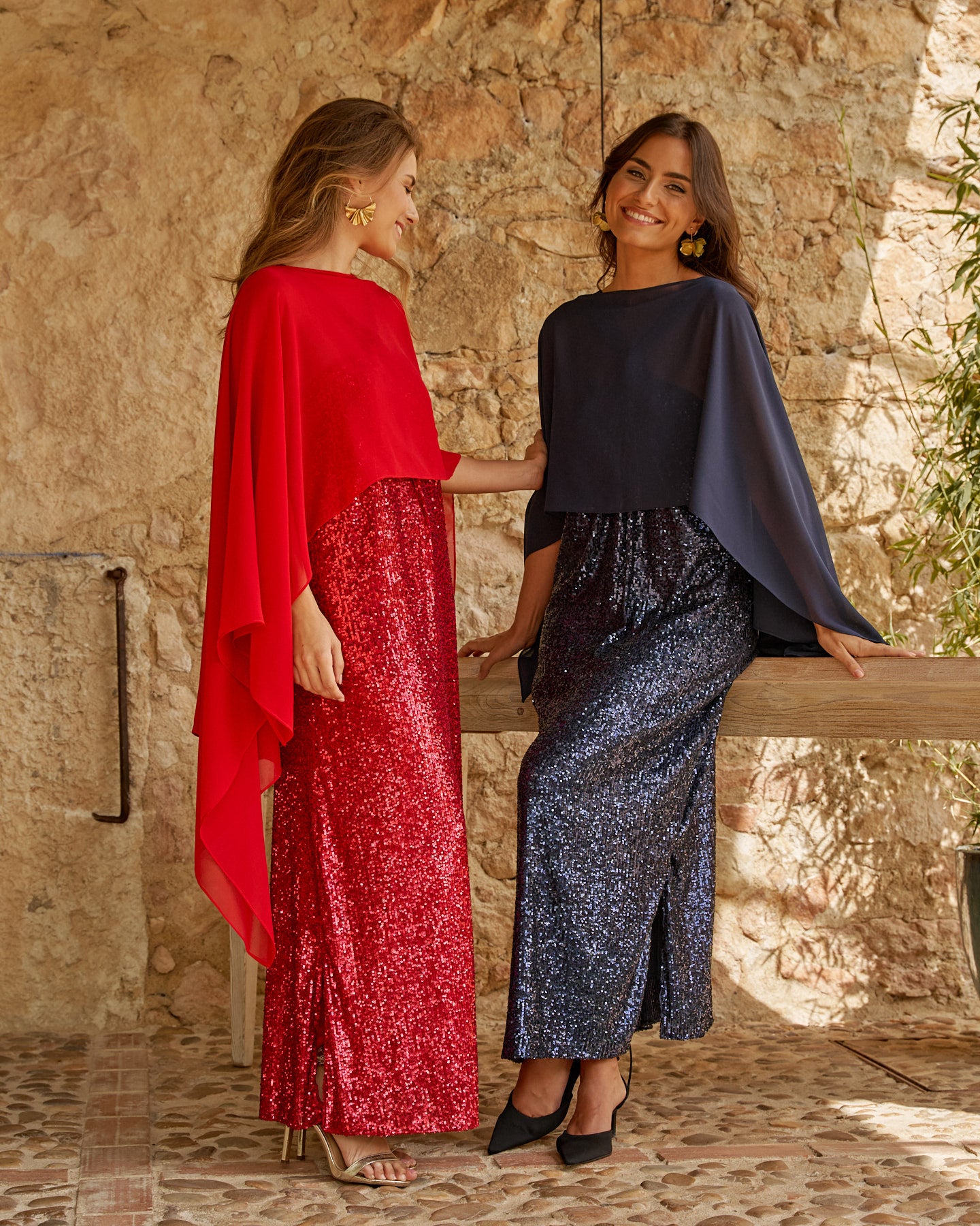 CAPA GALA ROJA TRANSPARENTE INVITADA EVENTOS DOS