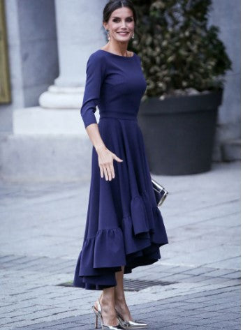 EL MUNDO: 8 vestidos de invitada de Miphai, la marca andaluza que enamora a la Reina Letizia