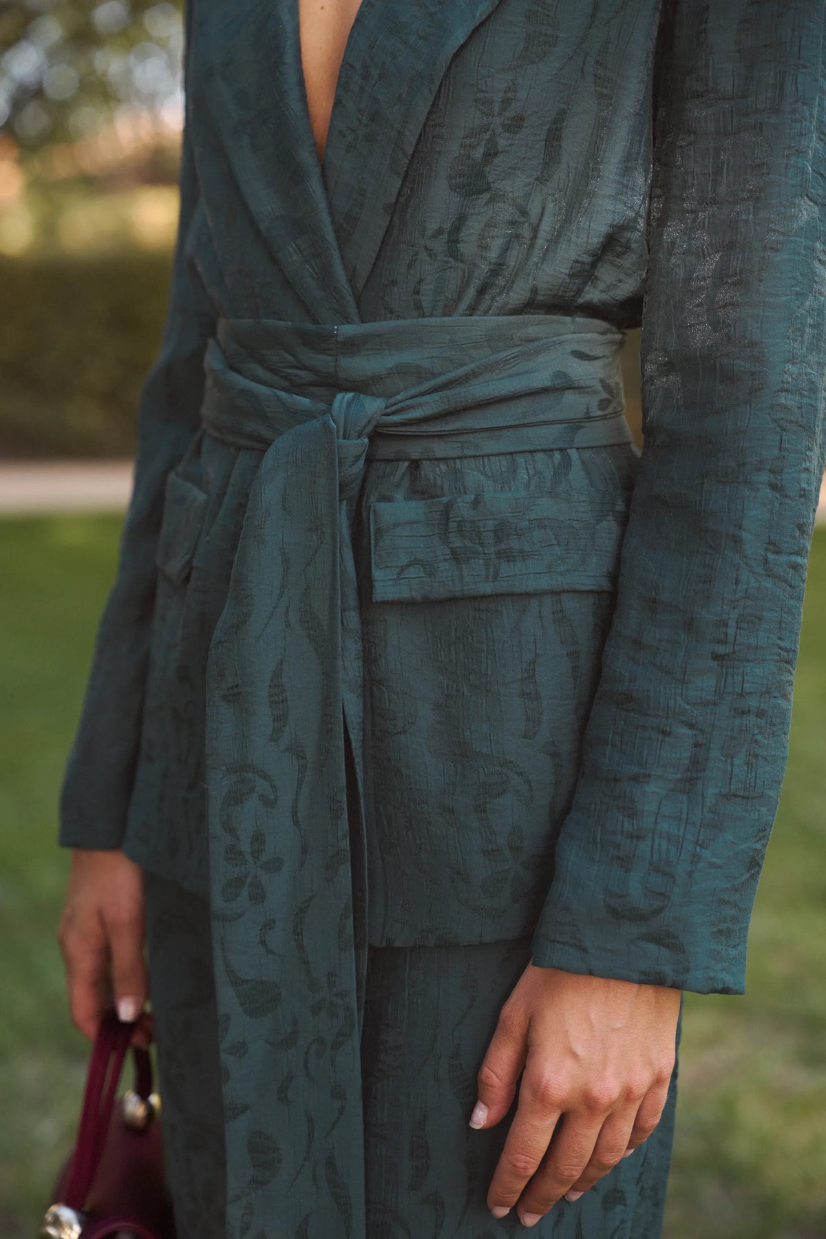 Miphai Blazer Chelsea Verde Invitada Detalle