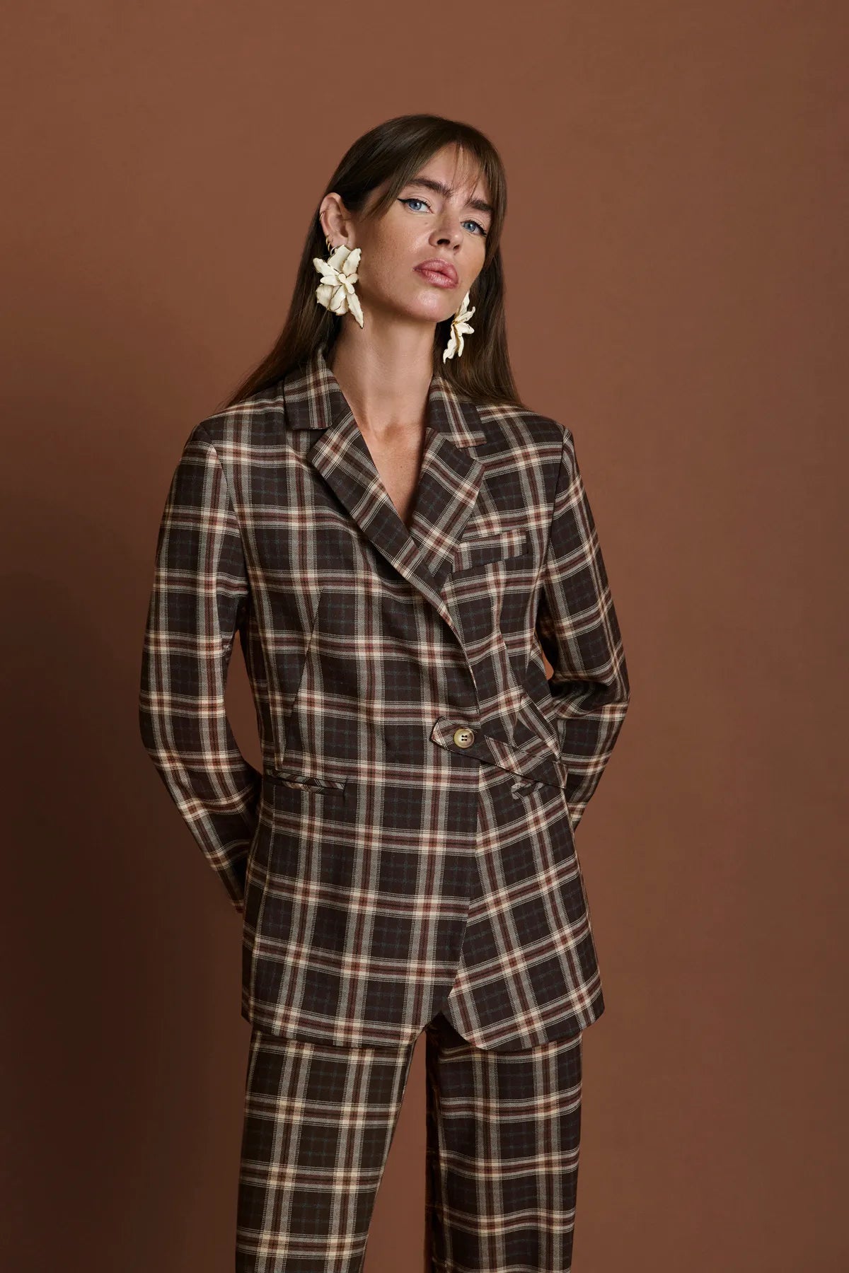 Miphai Chaqueta Cassiana Cuadros Marrón y Beige Casual Cerca