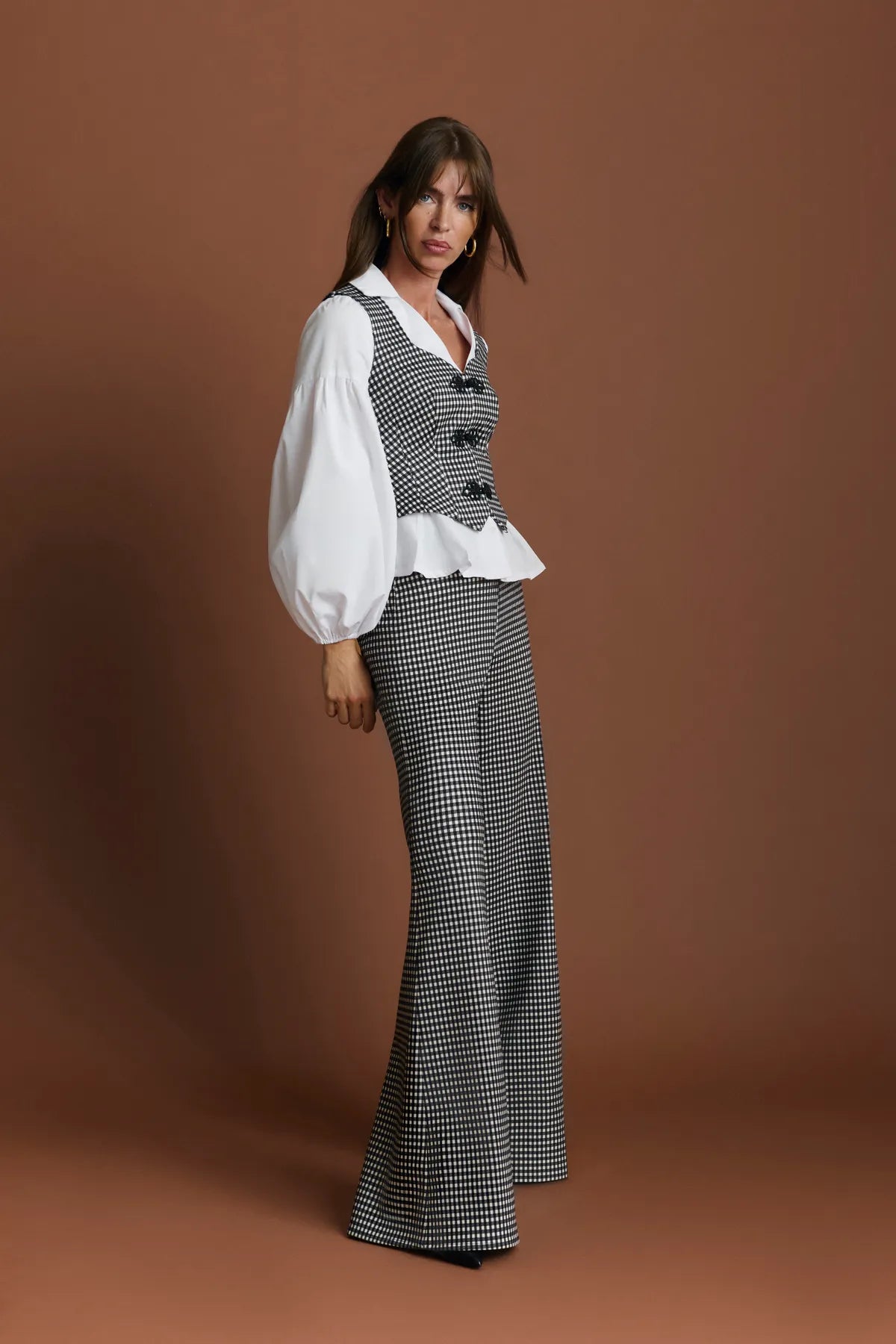 Miphai Pantalón Bruma Cuadros Blanco y Negro Casual Perfil