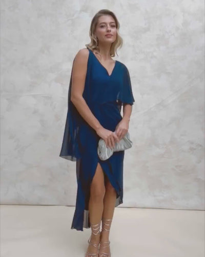 Vestido invitada  evento Grecia  Marino largo asimétrico espalda descubierta y escote de pico 
