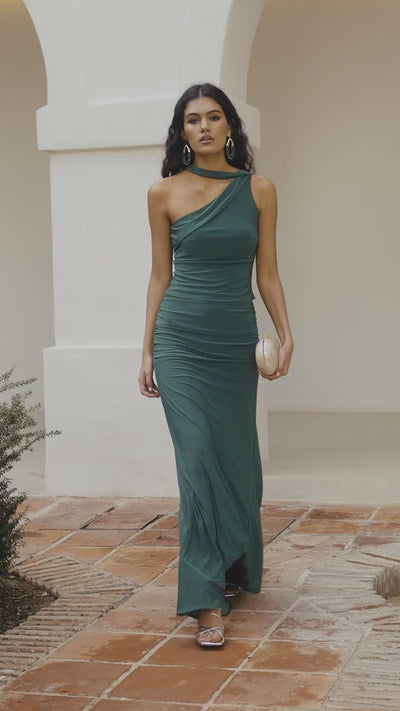 Descubre nuestro Top Oasis verde. Con escote asimétrico, drapeado lateral y chal multiposición