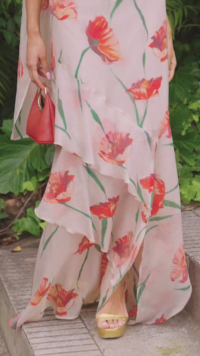 Vestido Georgina en gasa viscosa con estampado floral. Escote corset, volantes y chal multiposición