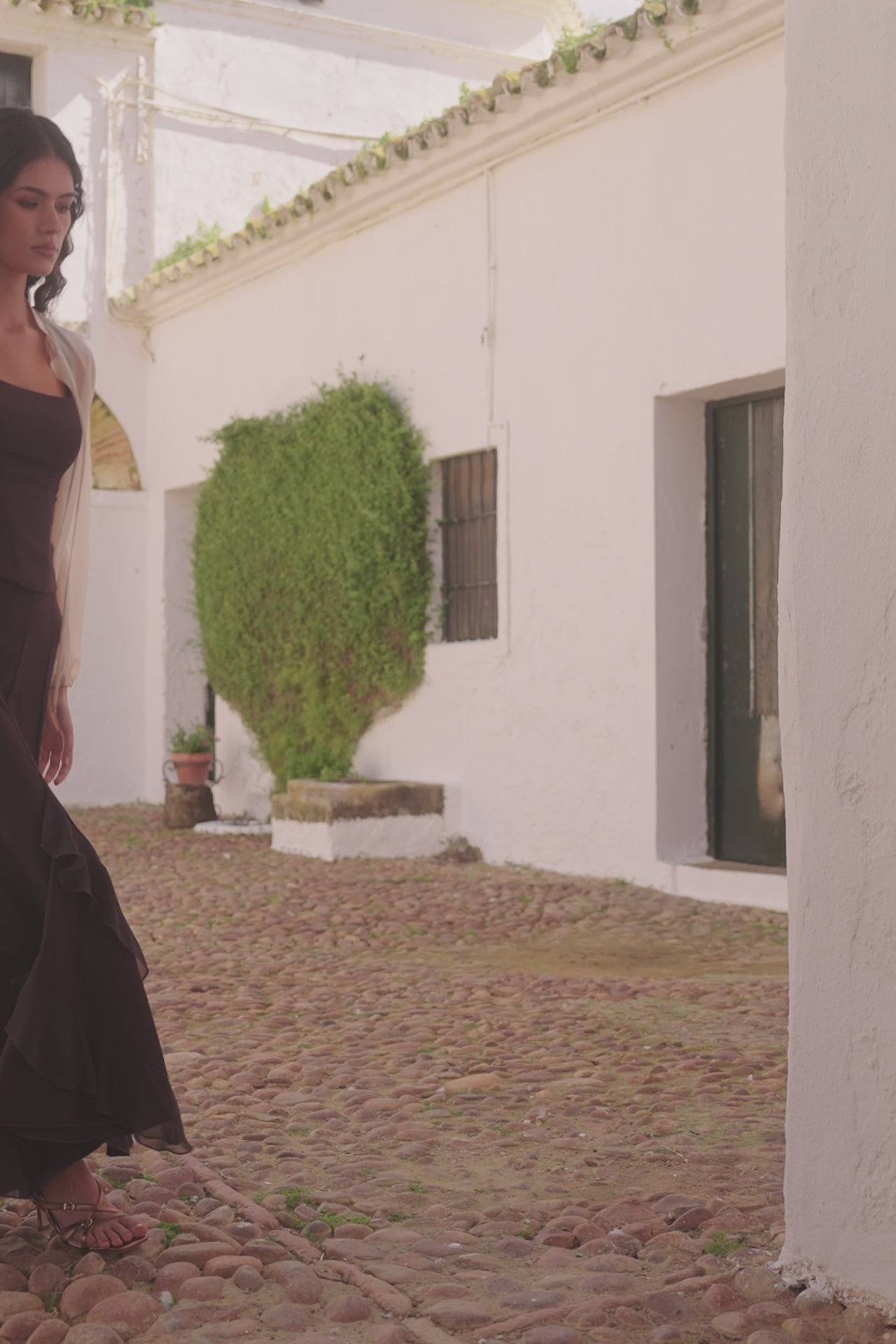 Miphai_Falda_Samara_Marrón_Invitada