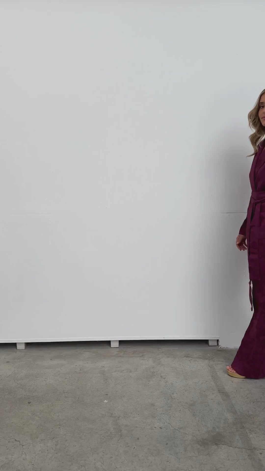 Miphai_Blazer_Chelsea_Berenjena_Invitada