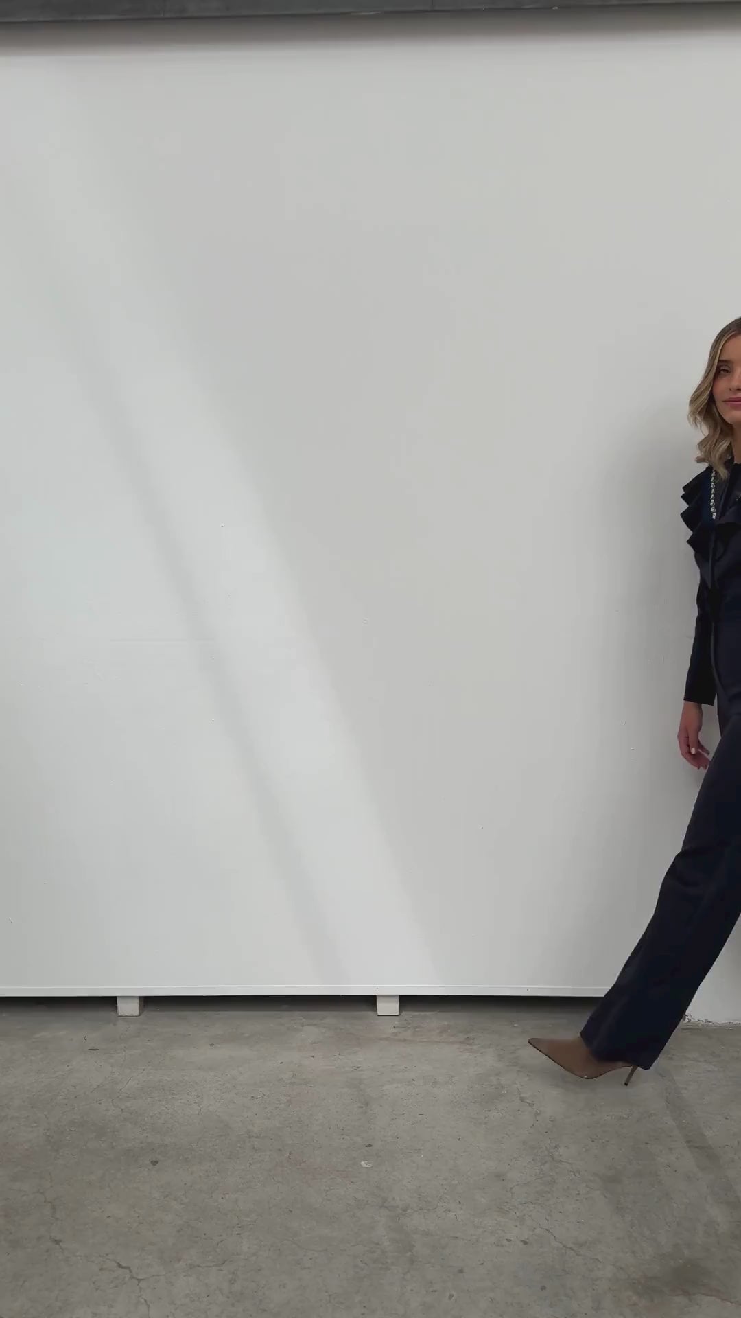 Miphai_Mono_Éter_Azul_Invitada