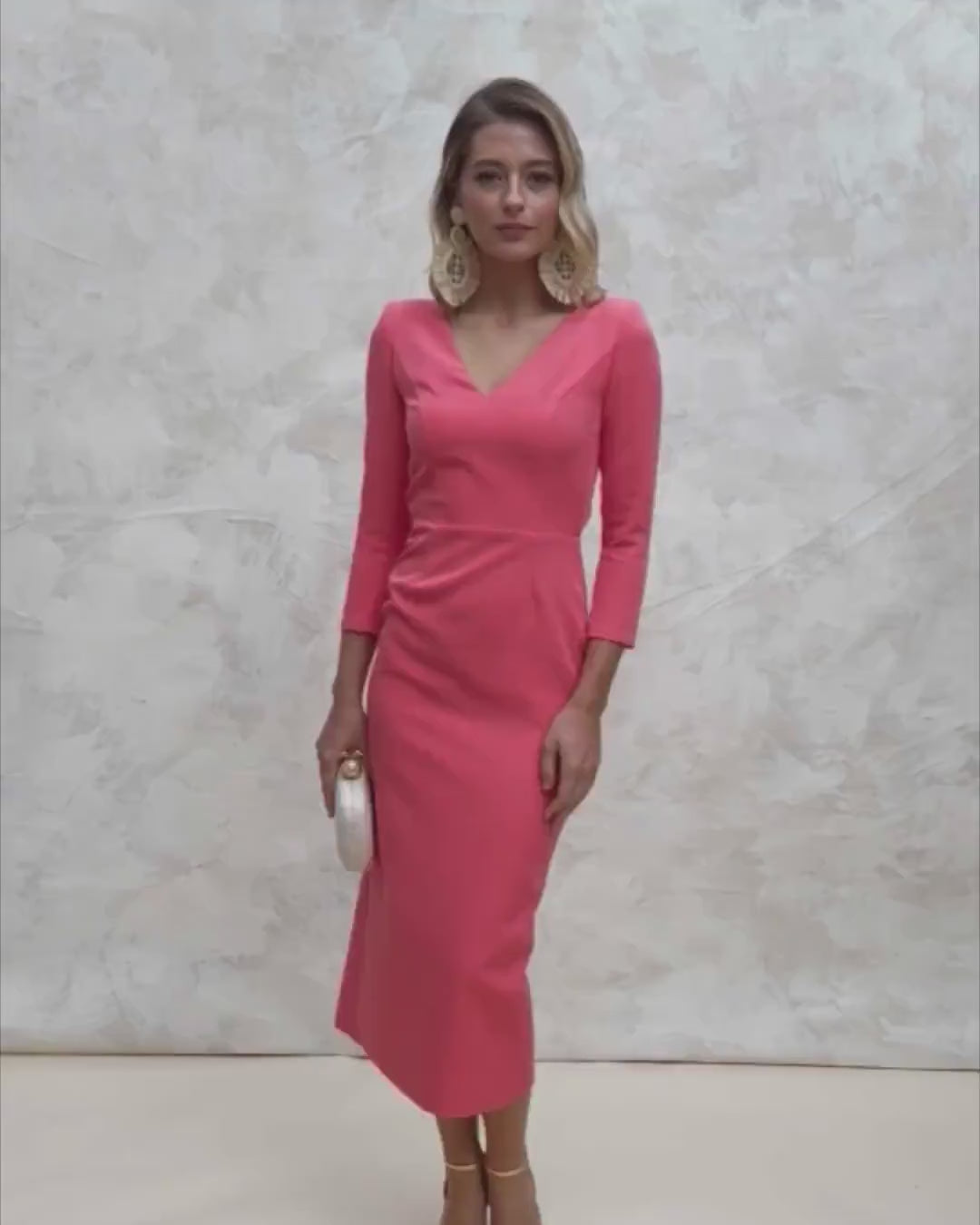 Vestido Marina Coral Invitada Eventos  abertura trasera abertura espalda manga francesa escote pico